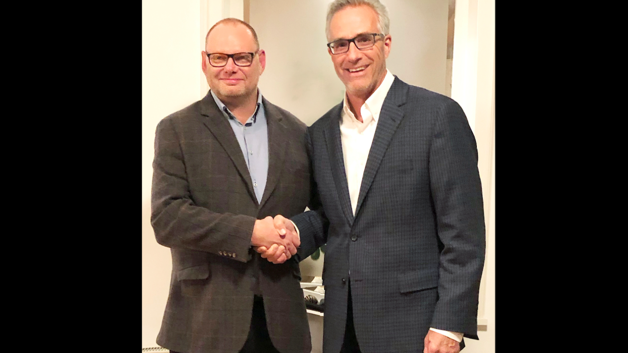 Dave Birch (L) and William Dinauer (R) from LasX