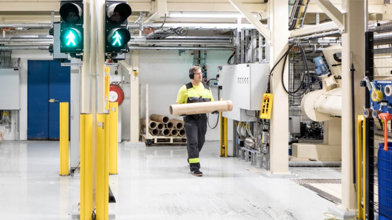 UPM Raflatac and the Finnish Paperworker’s Union have signed a business specific collective labor agreement on April 22, 2022