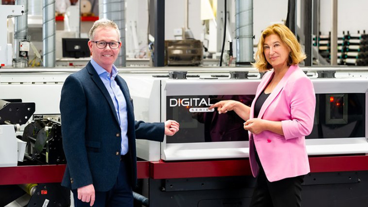 Patrick Murphy and Liz Waters with their new Mark Andy hybrid press Patrick Murphy and Liz Waters with their new Mark Andy hybrid press