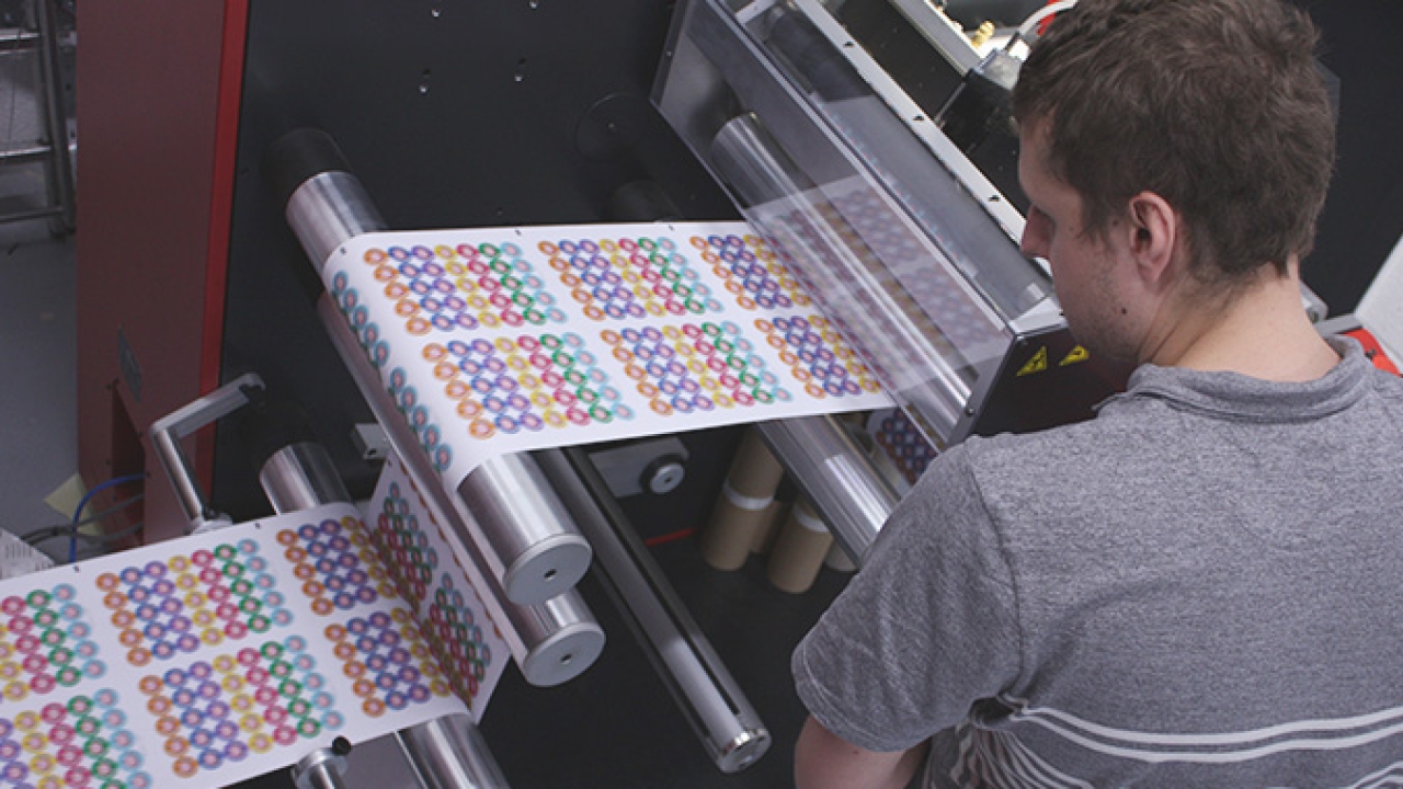 Sticker Gizmo and School Stickers, based in Redditch UK has invested in a Xeikon 3030 REX, entry level, factory refurbished, digital label press