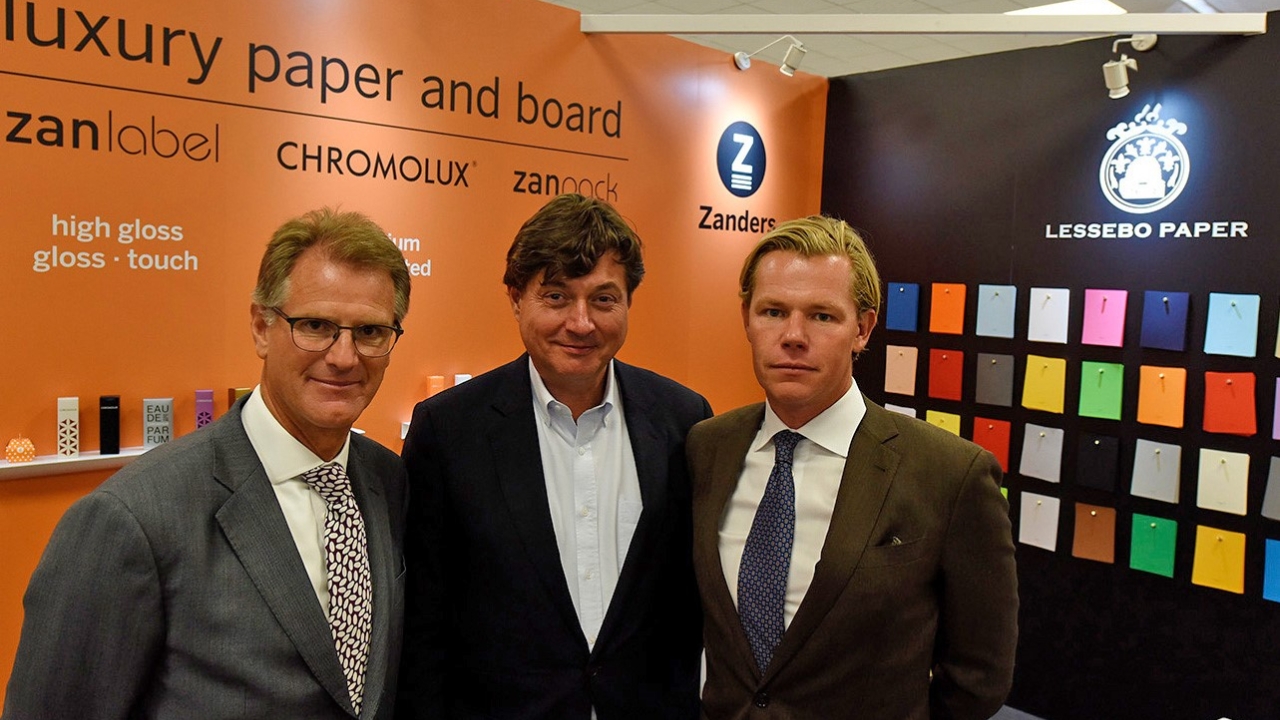 John Tucker (sales director Zanders Paper), Lars Forsberg (Lessebo Papers) and Tom Olander (CEO Jool Invest) present the new cooperation of the two paper mills John Tucker (sales director Zanders Paper), Lars Forsberg (Lessebo Papers) and Tom Olander (CEO Jool Invest) present the new cooperation of the two paper mills