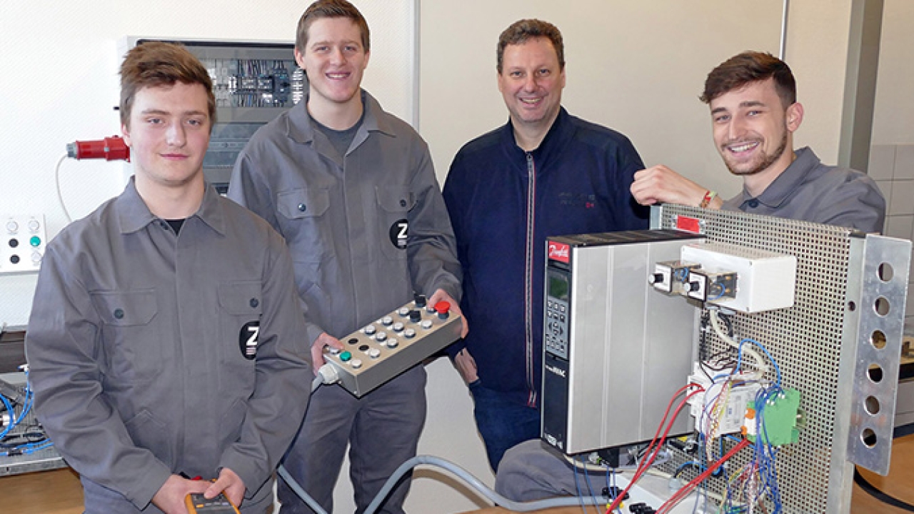The three new Zanders mechatronics engineers with their instructor (from left): Raphael Schwaab, Finn Kuhlmann, Thomas Cuerten (instructor) and Nils Mueller.