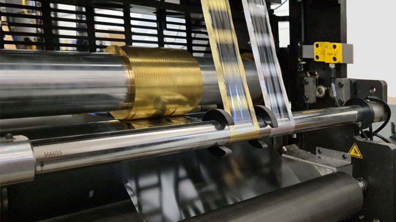 Enhancement of shrink sleeves with 3D single images requires a machine that can place individual images in register. Pantec’s Cheetah N system places 20 images per second on up to six foil streams