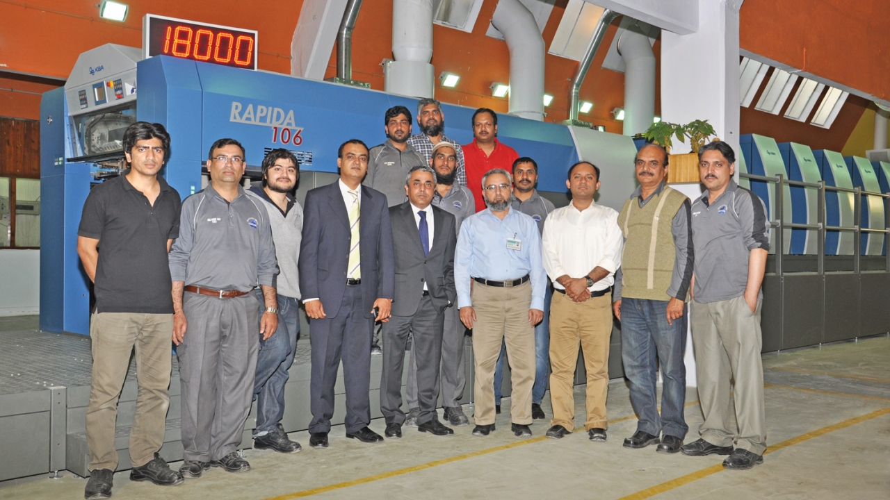 The Packages Limited press team and management, as well as representatives from KBA and its sales partner Imprint, in front of the KBA Rapida 106 The Packages Limited press team and management, as well as representatives from KBA and its sales partner Imprint, in front of the KBA Rapida 106