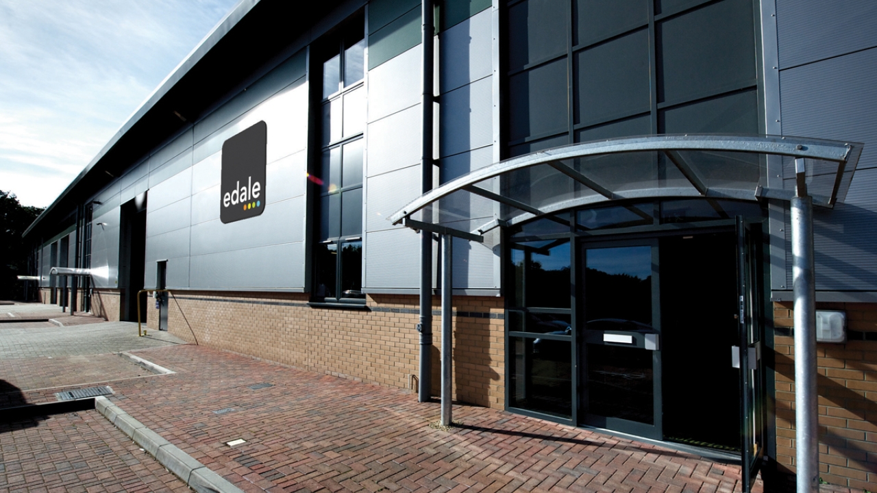 Edale has adopted Fujifilm’s UVivid Flexo JD inks for use on its Flexo Line range of presses on display in its showroom in Whitely, Hampshire