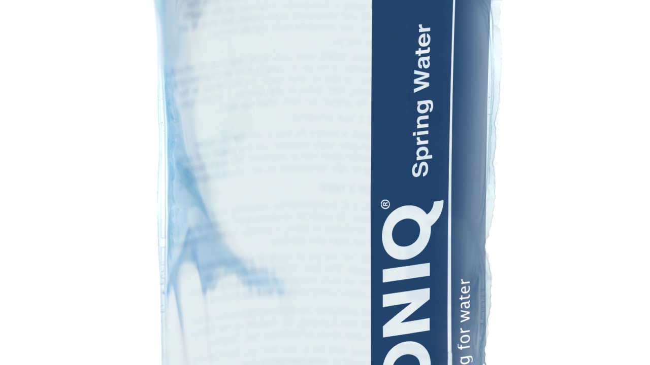 Amcor replaces water bottles with flexible grab bag at UK marathons