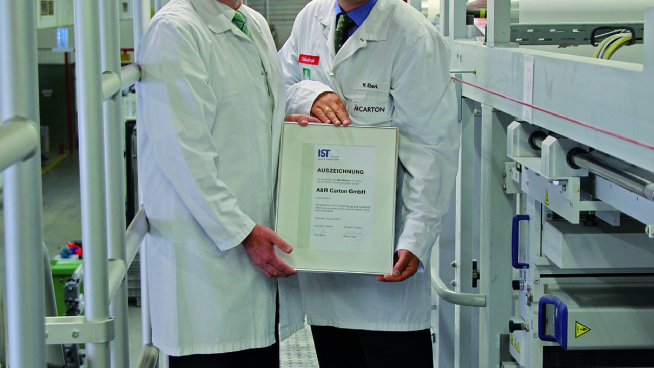 IST Metz Group has presented A&R Carton with an award to mark the production of its 250,000th UV lamp