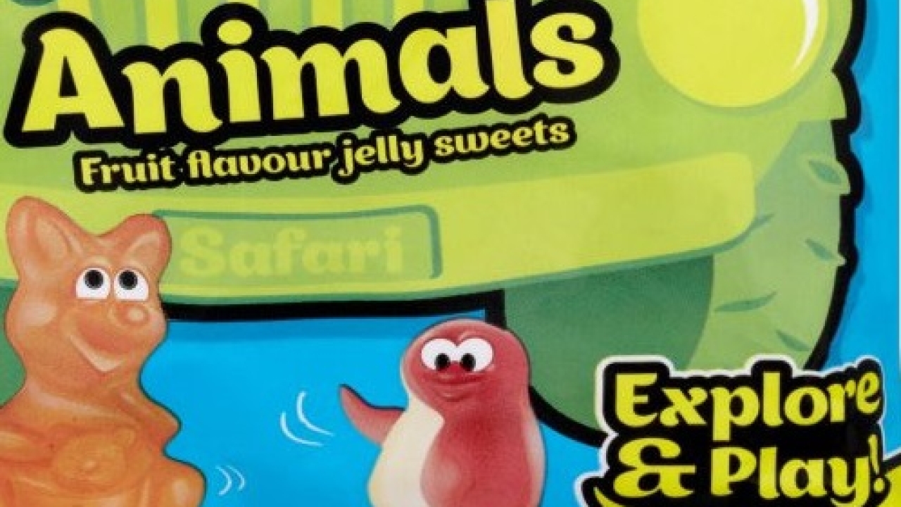 AR interaction is led by a call to action featured on the front of the packs