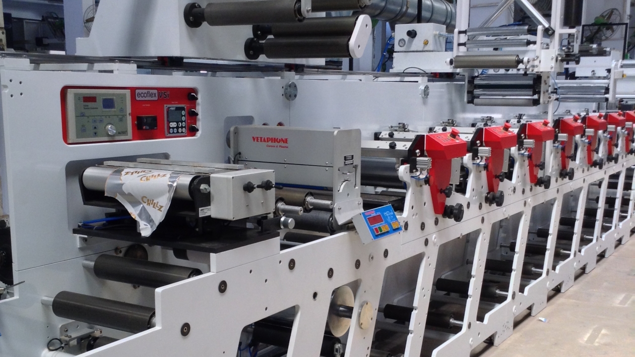 Ecoflex VSi is a fully servo-driven press with an open design and allows faster job change