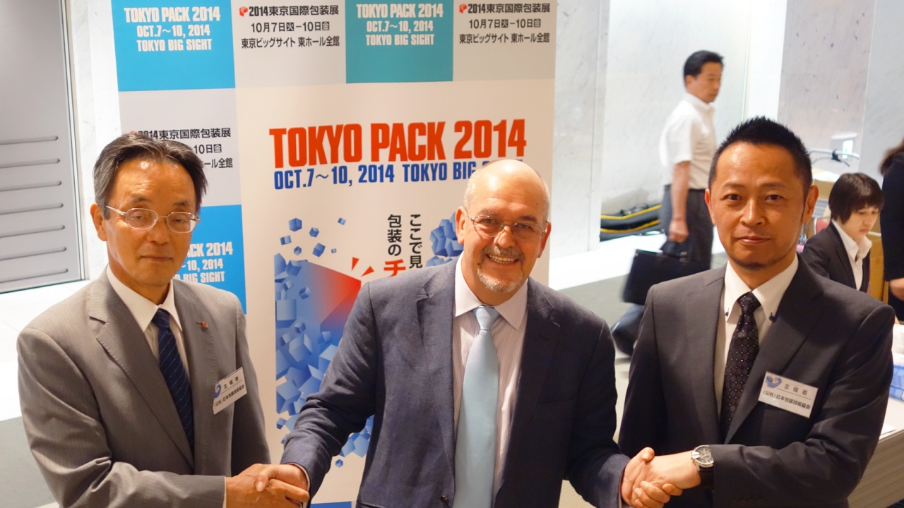 Pictured (from left): Hajime Furuya, director and secretary-general of the Japan Packaging Institute; Stuart Hoggard, CEO of EP Resources; and Yoichi Sonoyama, secretary-general of the Tokyo Pack 2014 secretariat Pictured (from left): Hajime Furuya, director and secretary-general of the Japan Packaging Institute; Stuart Hoggard, CEO of EP Resources; and Yoichi Sonoyama, secretary-general of the Tokyo Pack 2014 secretariat