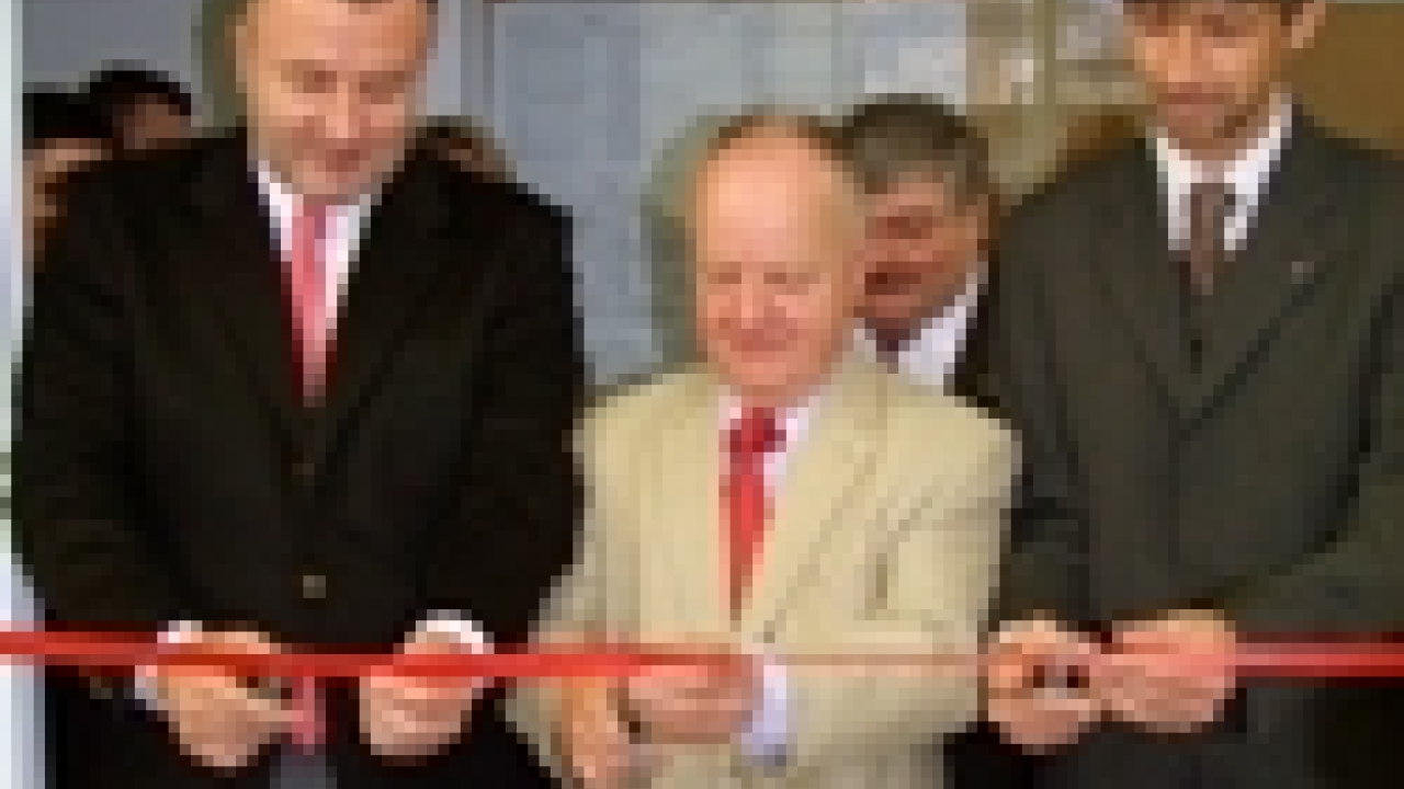 DuPont opens Cyrel Technology Center in Poland