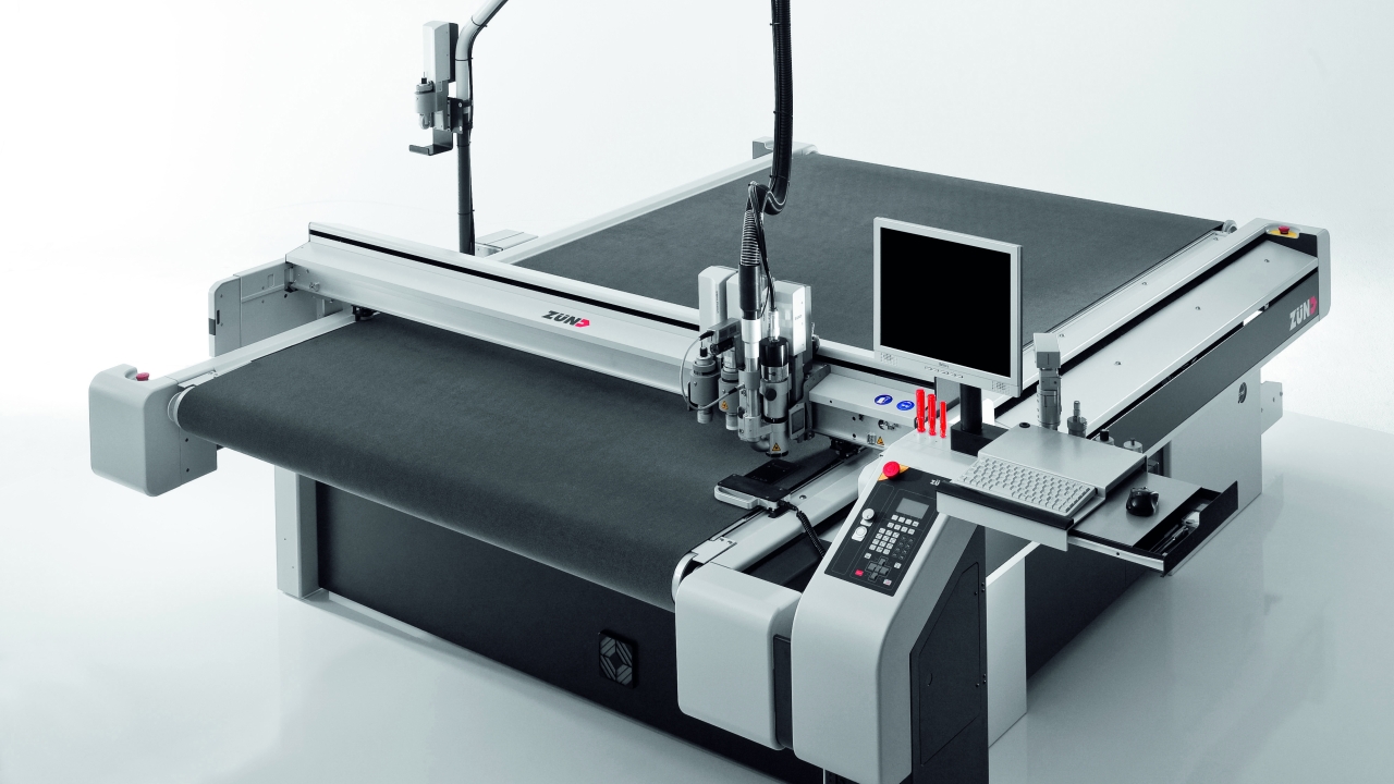 The G3 M2500 system was configured for Allport Packaging with the ability to cut and crease corrugated materials, rout wood and MDF, and to produce foam fittings, working with Zünd software to create samples in minutes