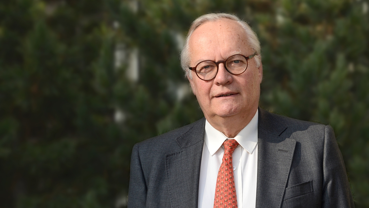 Dr Martin Hoyos named as new chairman of KBA supervisory board Dr Martin Hoyos named as new chairman of KBA supervisory board