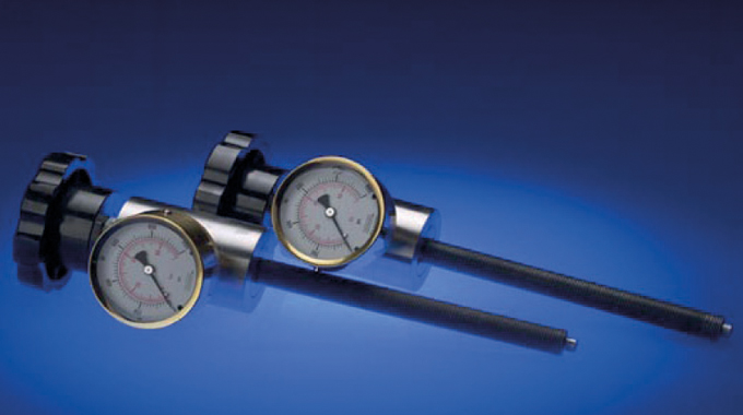 Figure 8.3 - RotoMetrics hydraulic pressure gauge system