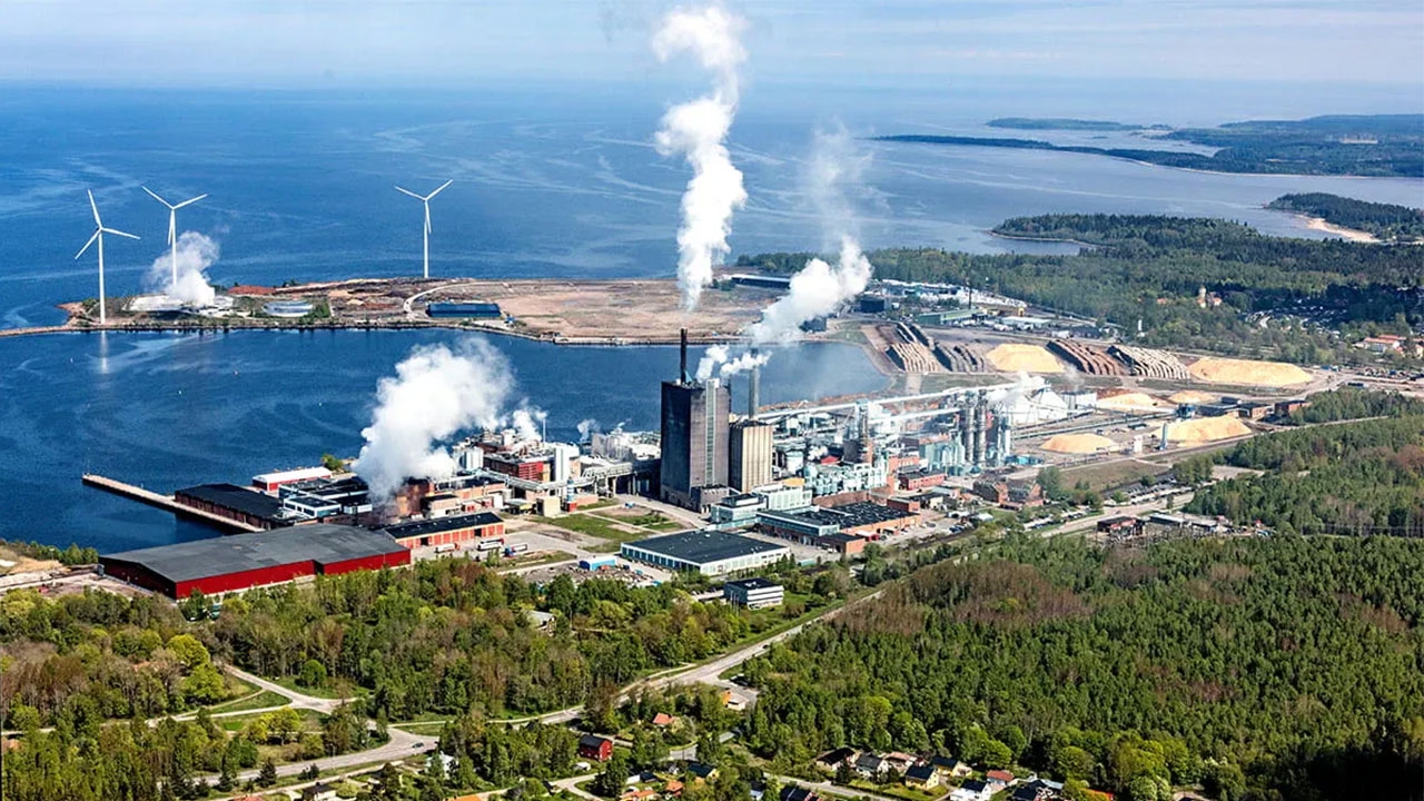 Stora Enso’s Skutskär site’s annual capacity is 545,000 tonnes of fluff, softwood and hardwood pulps. The site employs approximately 420 people.
