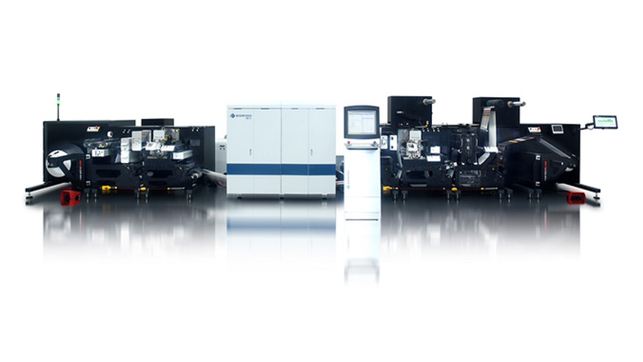 Rotocontrol has returned to Labelexpo Americas with an in-line hybrid technology featuring the Rotocontrol DT-340 digital label finishing machine with an integrated Domino N610i label press.